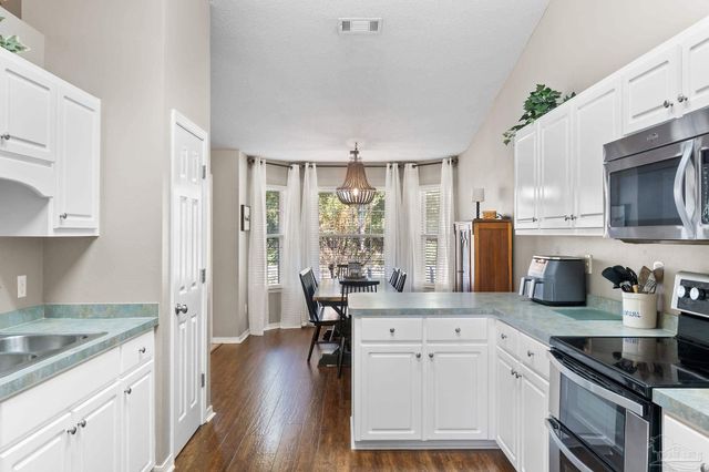 11820 Old Course Rd, Cantonment, FL 32533