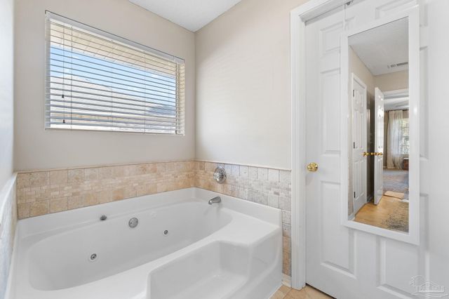 11820 Old Course Rd, Cantonment, FL 32533