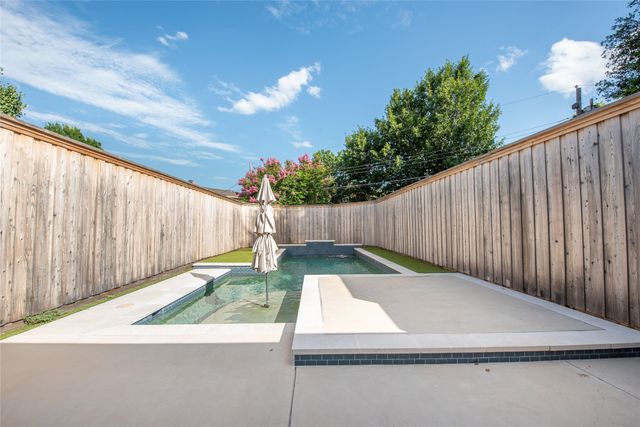 10536 Egret Lane, Dallas, TX 75230