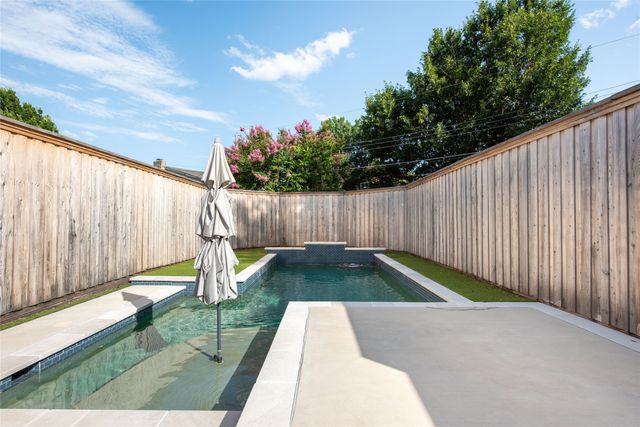 10536 Egret Lane, Dallas, TX 75230