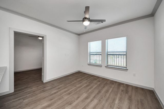 1938 Knoll Street 1109, Houston, TX 77080