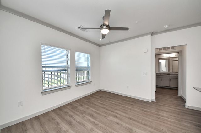 1938 Knoll Street 1109, Houston, TX 77080