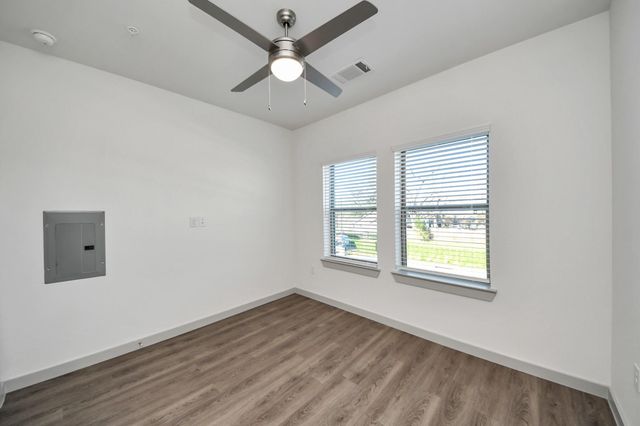1938 Knoll Street 1109, Houston, TX 77080