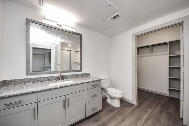 1938 Knoll Street 1109, Houston, TX 77080
