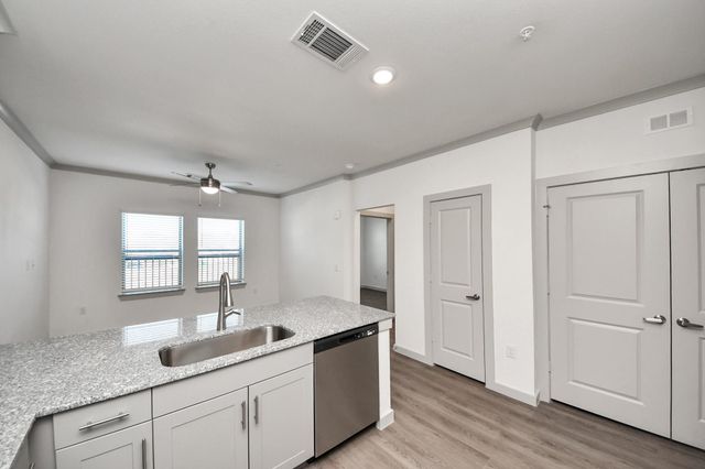 1938 Knoll Street 1109, Houston, TX 77080