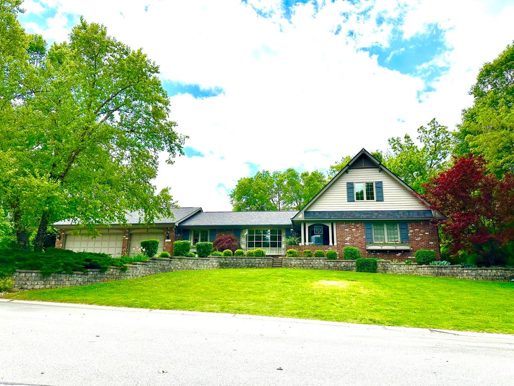 3141 Tremont Blvd, Bargersville, IN 46106