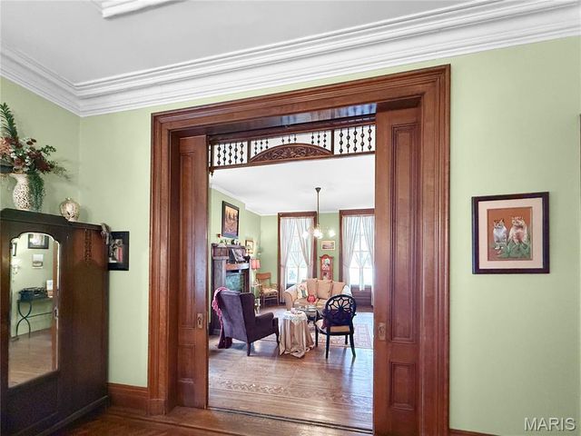 221 N Fifth Street, Hannibal, MO 63401