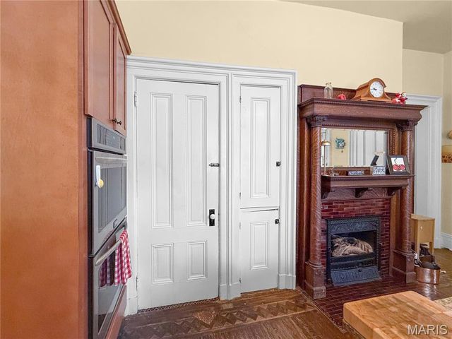 221 N Fifth Street, Hannibal, MO 63401
