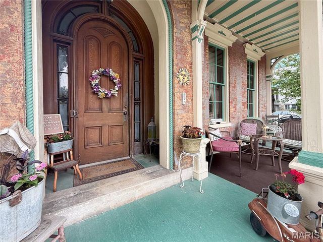 221 N Fifth Street, Hannibal, MO 63401