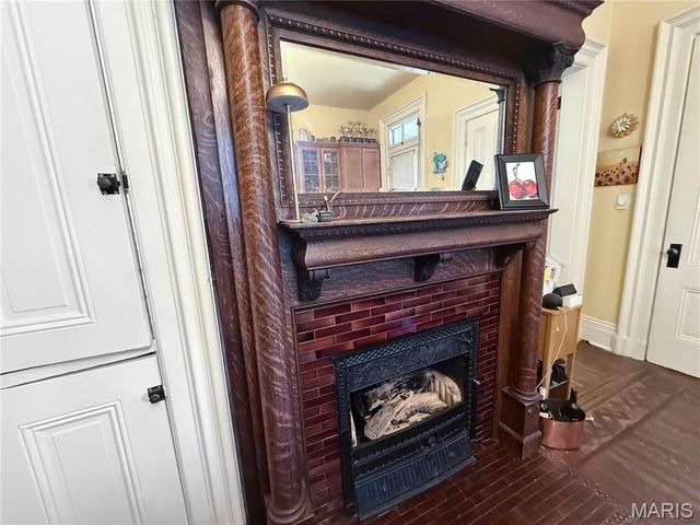 221 N Fifth Street, Hannibal, MO 63401