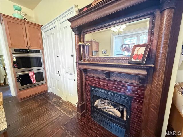 221 N Fifth Street, Hannibal, MO 63401