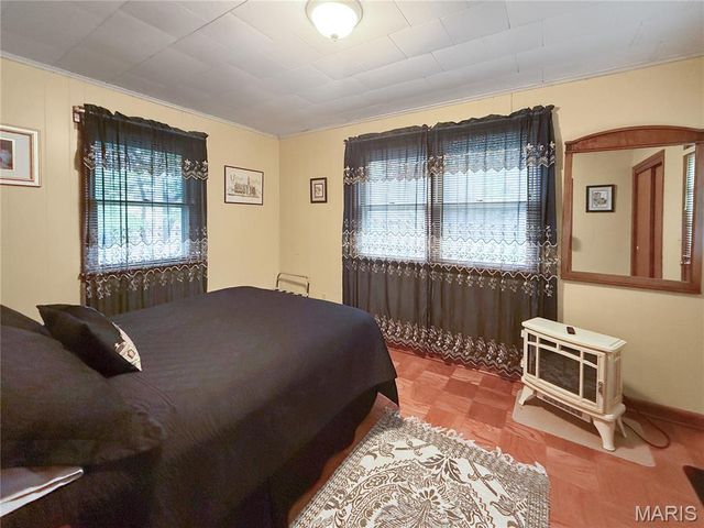 221 N Fifth Street, Hannibal, MO 63401