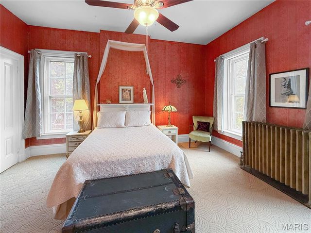 221 N Fifth Street, Hannibal, MO 63401
