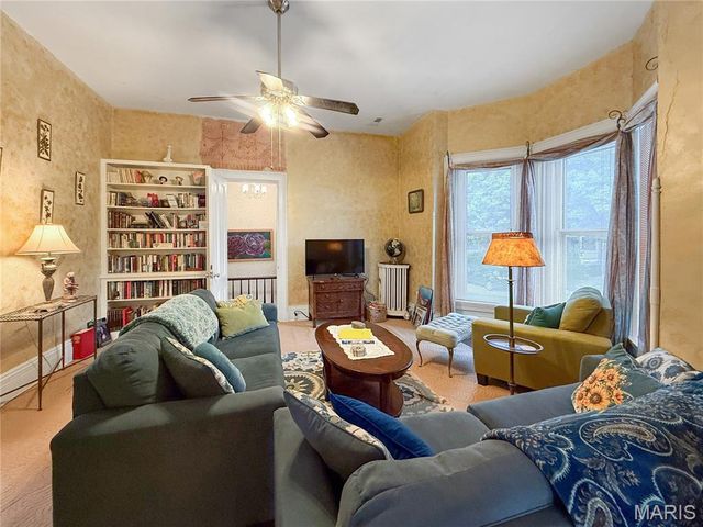 221 N Fifth Street, Hannibal, MO 63401