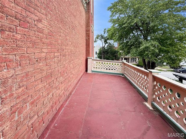 221 N Fifth Street, Hannibal, MO 63401