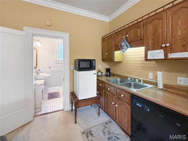 221 N Fifth Street, Hannibal, MO 63401