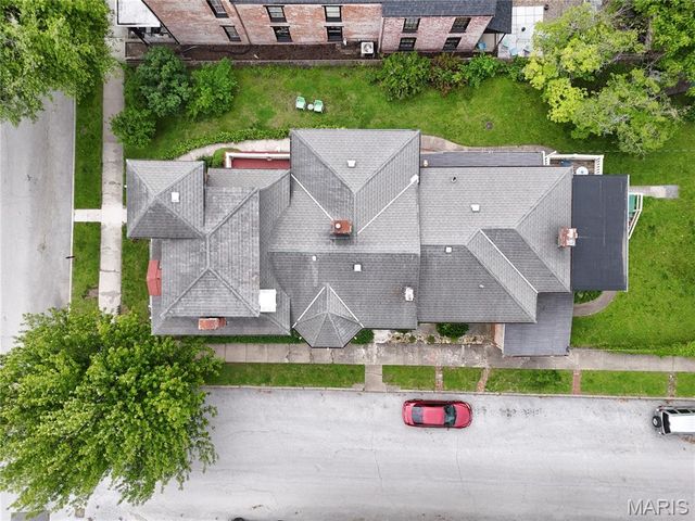 221 N Fifth Street, Hannibal, MO 63401