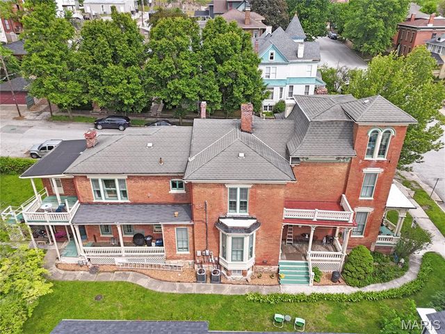 221 N Fifth Street, Hannibal, MO 63401
