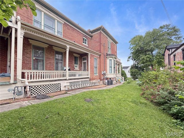 221 N Fifth Street, Hannibal, MO 63401