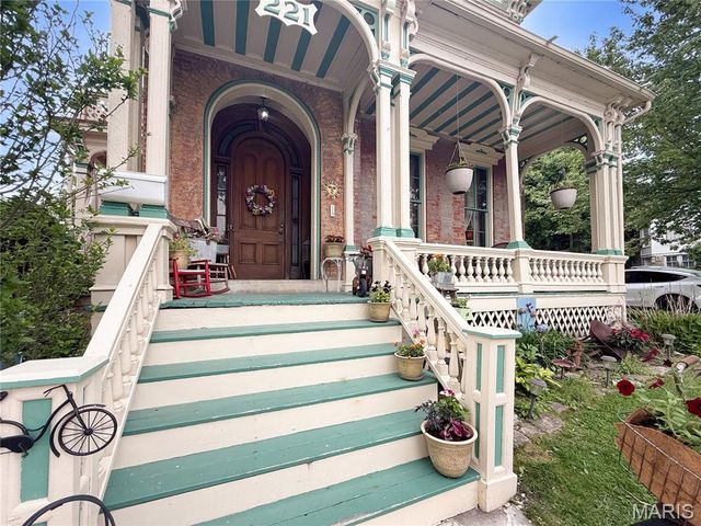 221 N Fifth Street, Hannibal, MO 63401