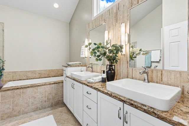 6459 Pinnacle Drive, Eden Prairie, MN 55346