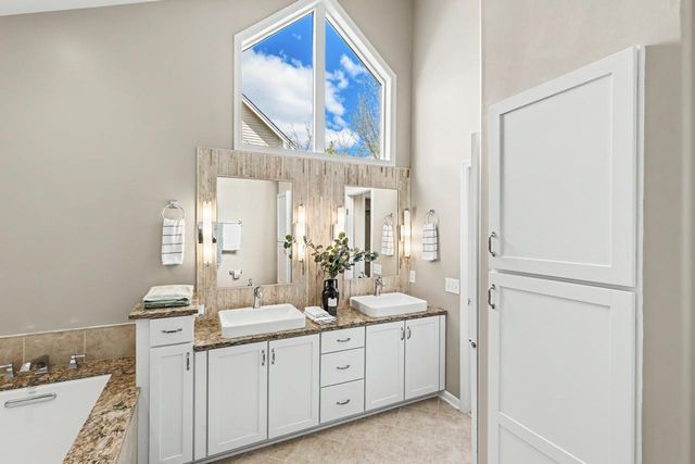 6459 Pinnacle Drive, Eden Prairie, MN 55346