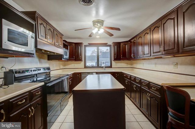 158 COLONIAL DRIVE, Chambersburg, PA 17202