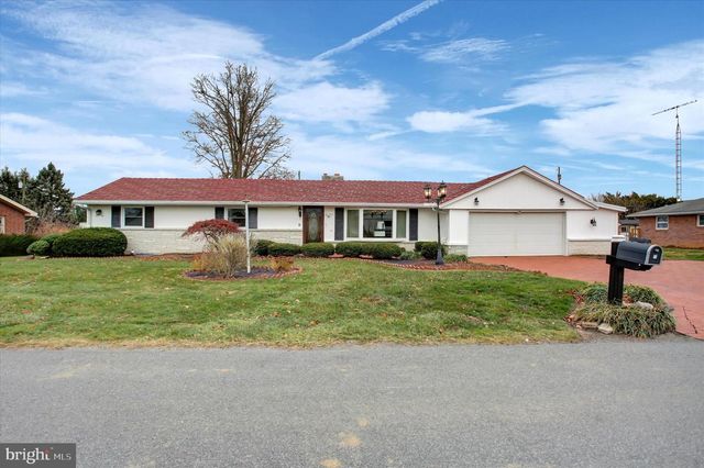 158 COLONIAL DRIVE, Chambersburg, PA 17202