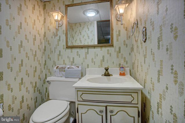 158 COLONIAL DRIVE, Chambersburg, PA 17202