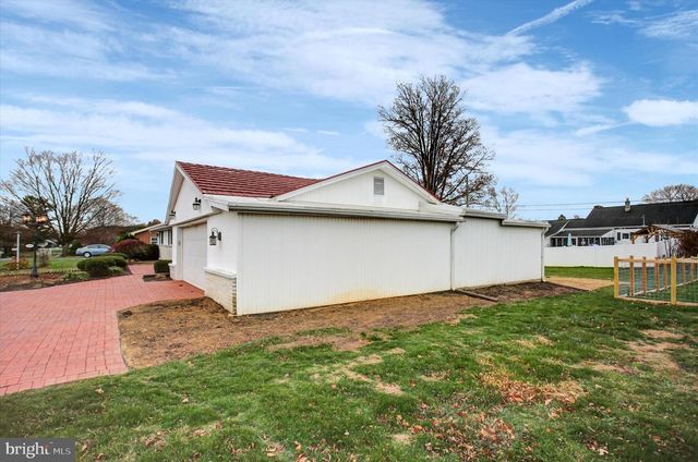 158 COLONIAL DRIVE, Chambersburg, PA 17202