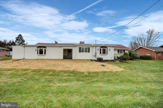 158 COLONIAL DRIVE, Chambersburg, PA 17202