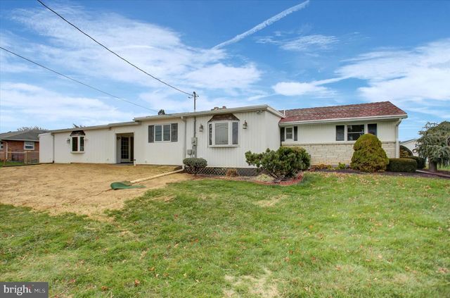 158 COLONIAL DRIVE, Chambersburg, PA 17202