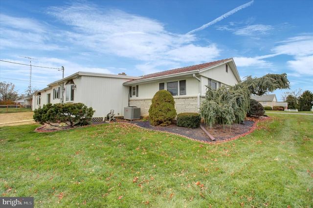 158 COLONIAL DRIVE, Chambersburg, PA 17202