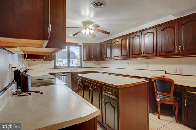 158 COLONIAL DRIVE, Chambersburg, PA 17202