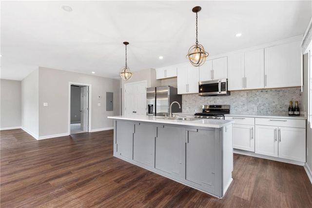 1104 Oak Knoll SE Terrace, Atlanta, GA 30315