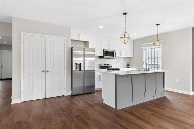 1104 Oak Knoll SE Terrace, Atlanta, GA 30315