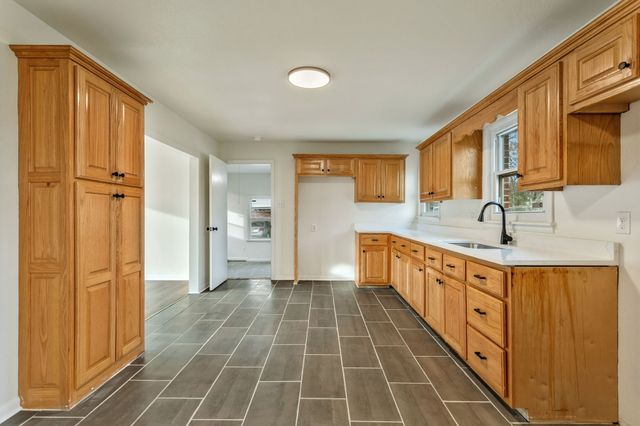 665 Glenn Ave, Lewisburg, TN 37091