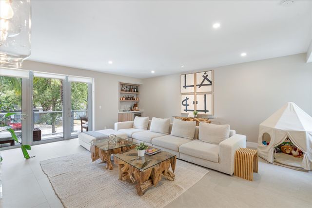 1509 NE 4th Place, Fort Lauderdale, FL 33301