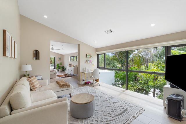 1509 NE 4th Place, Fort Lauderdale, FL 33301