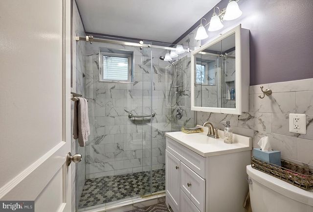 813 COLUMBUS RD, Burlington, NJ 08016
