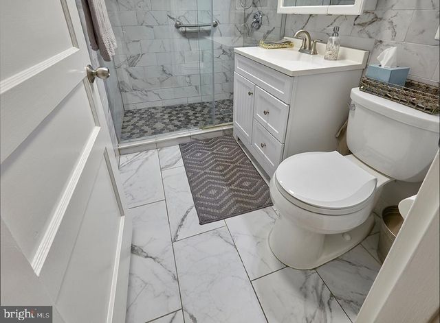 813 COLUMBUS RD, Burlington, NJ 08016