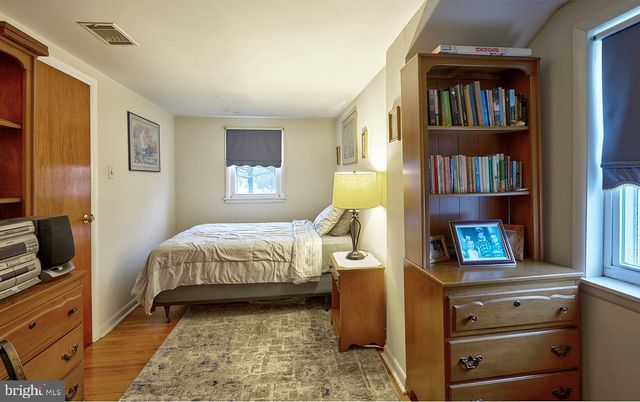 813 COLUMBUS RD, Burlington, NJ 08016