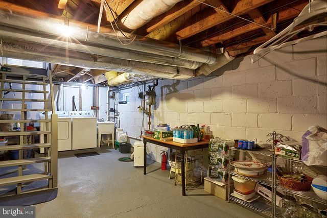 813 COLUMBUS RD, Burlington, NJ 08016