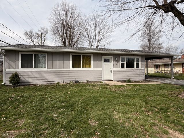 12 Southlane Drive, Whiteland, IN 46184