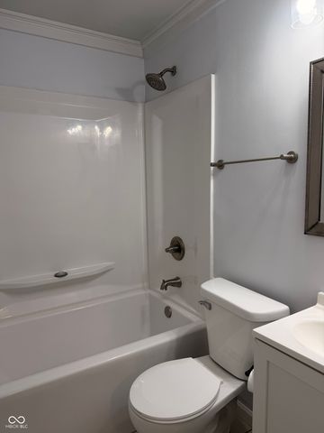 12 Southlane Drive, Whiteland, IN 46184