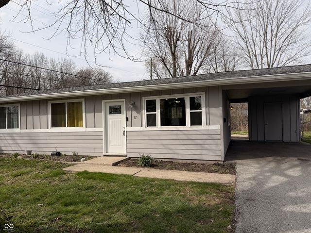 12 Southlane Drive, Whiteland, IN 46184