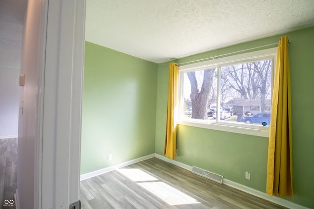 12 Southlane Drive, Whiteland, IN 46184