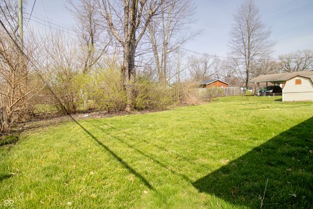 12 Southlane Drive, Whiteland, IN 46184