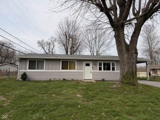 12 Southlane Drive, Whiteland, IN 46184