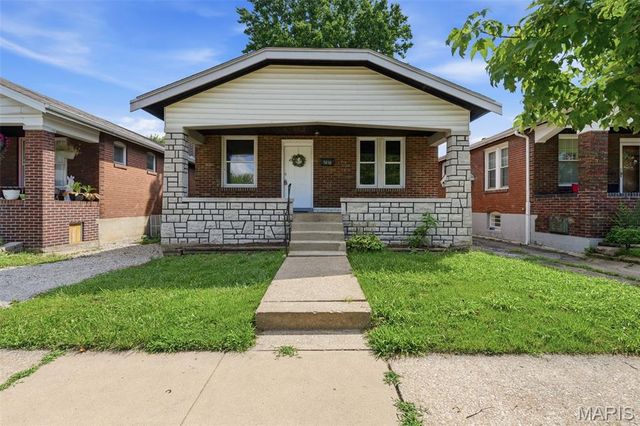 3850 Kingsland Court, St Louis, MO 63116